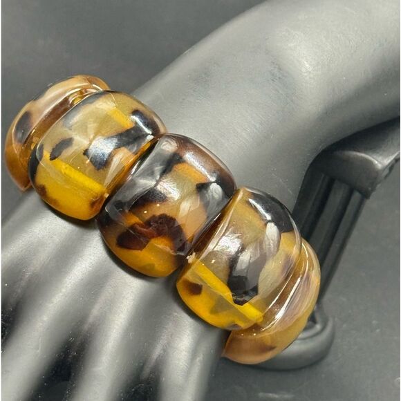 Sequin Statement Faux Tortoise Shell Lucite Wide Bangle Bracelet - Picture 7 of 8